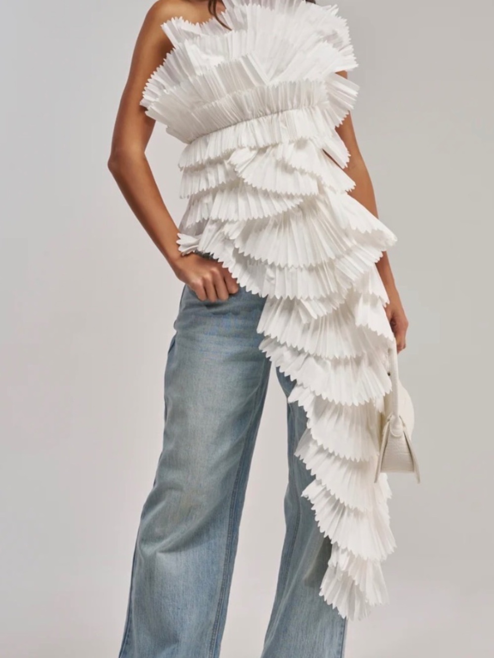 AKIRA LUXURIOUS ASYMMETRICAL TOP IN WHITE Size SS
